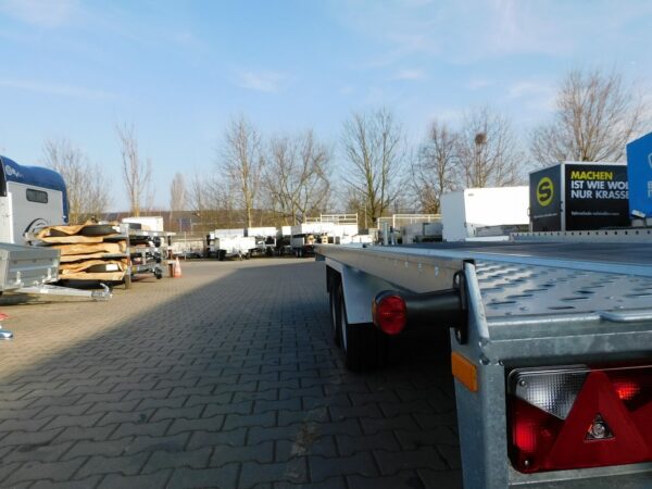Stema ATOUR 4,00x2,03m 3000kg +geschlossener Boden – Bild 15