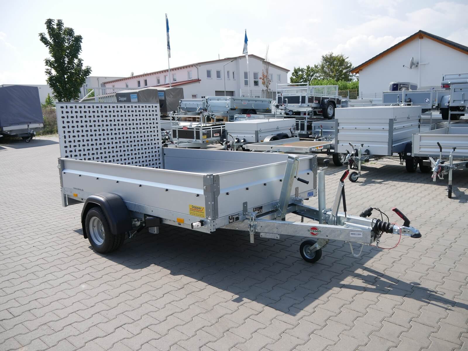 Planenanhänger STEMA MUT 1300kg 301x153x180cm 100km/h preiswert im  Onlineshop kaufen