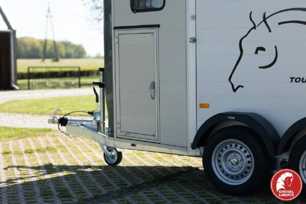 Cheval Liberte Touring Jumping V1 Sattelkammer Pullmann 2 Fahrwerk 2600kg Tempo 100 – Bild 11