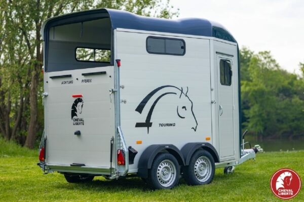 Cheval Liberte Touring Jumping V1 Sattelkammer Pullmann 2 Fahrwerk 2600kg Tempo 100 – Bild 6