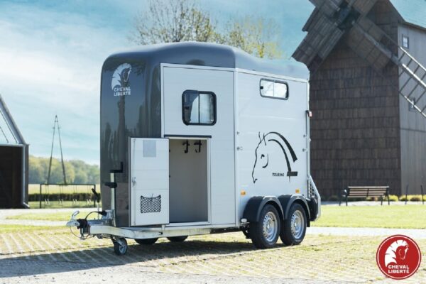 Cheval Liberte Touring Jumping V1 Sattelkammer Pullmann 2 Fahrwerk 2600kg Tempo 100 – Bild 9