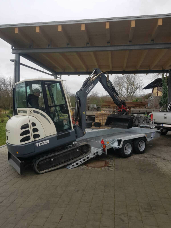 Ifor Williams GH 1054 3,05x1,61m 3500kg +Ersatzrad +6 zusätzliche Ösen – Bild 2