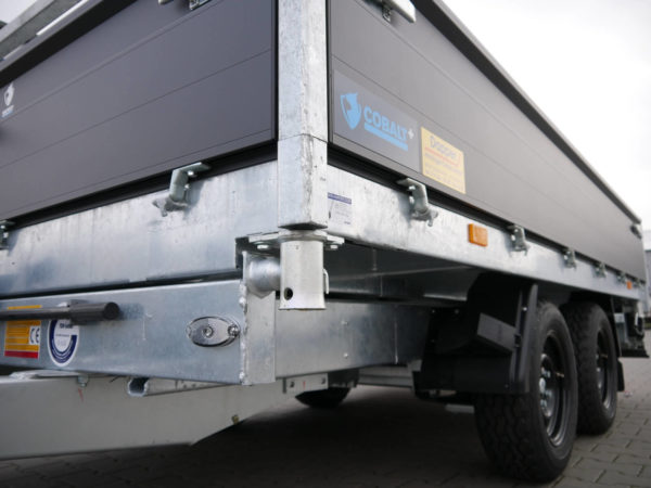 Hapert Cobalt Plus 3,35x1,80x0,40m 3500kg Dreiseitenkipper Pulverbeschichtet elektrisch Nothandpumpe Auffahrpaket Parabelfederung – Bild 10