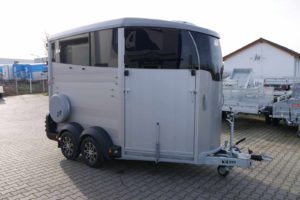 Ifor Williams Pferdeanhänger HBX 511 mit Frontausstieg