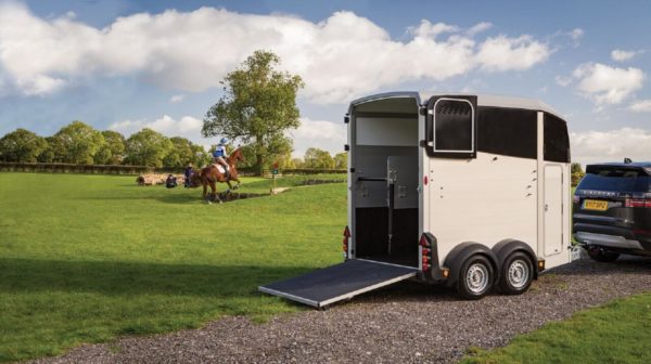 Ifor Williams HBX 511 Sattelkammer